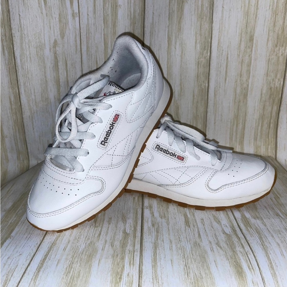 Girls White Classic Reebok Sneakers